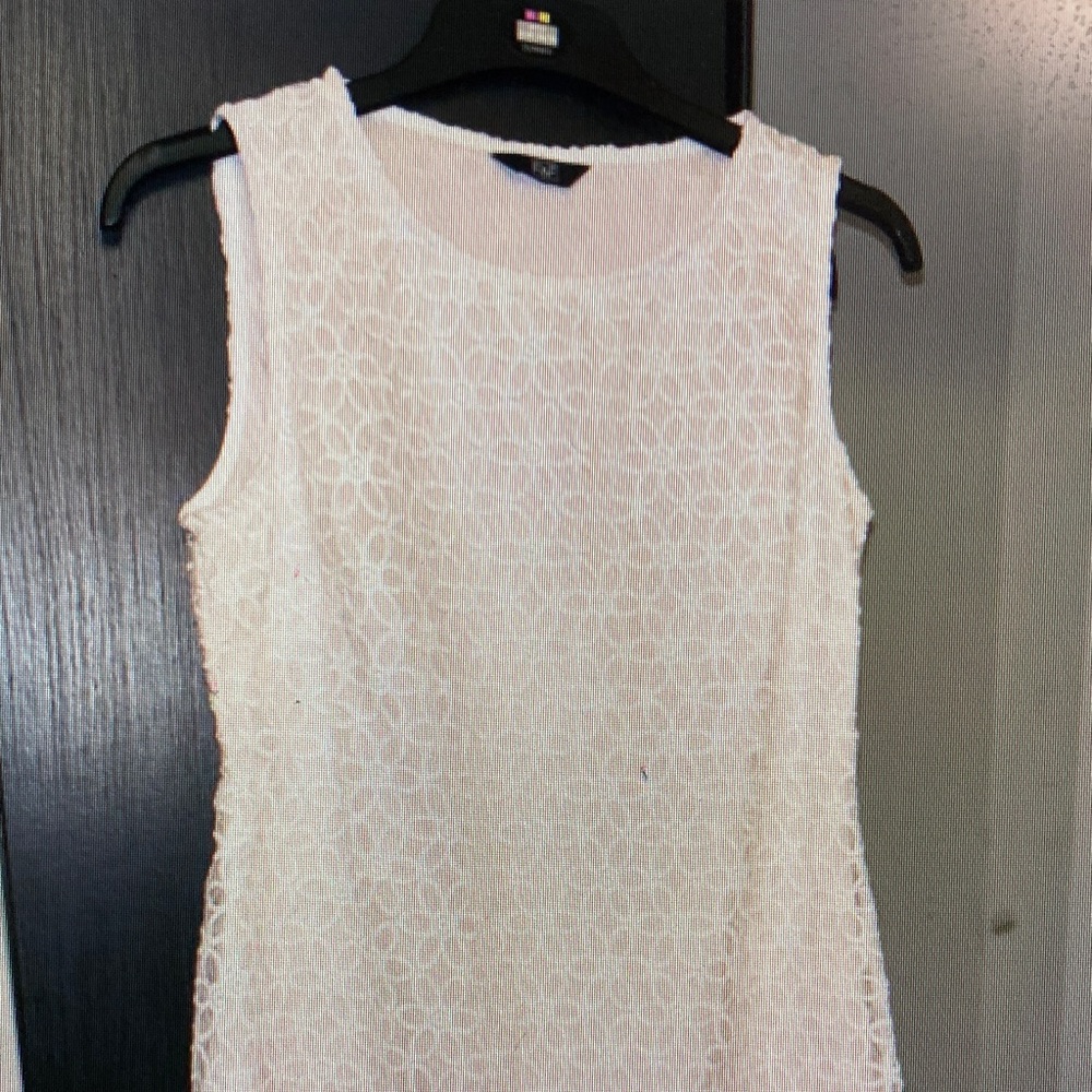 Elegant White Lace Sleeveless Top